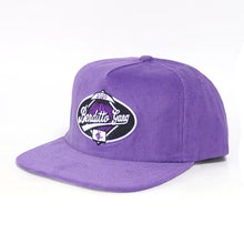 Load image into Gallery viewer, Benditto Corduroy Hat. (Purple)
