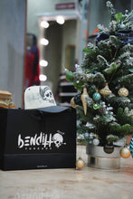 Load image into Gallery viewer, Benditta Gorra Custom 1 of 1
